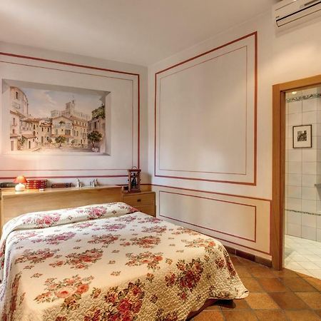 Lovely Flat By The Trevi Fountain Appartement Rome Buitenkant foto