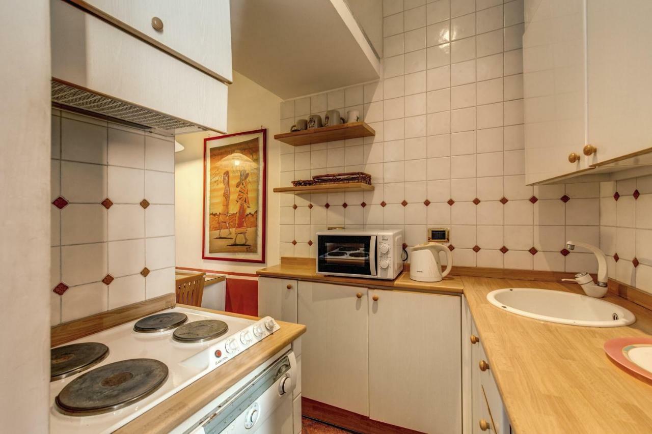 Lovely Flat By The Trevi Fountain Appartement Rome Buitenkant foto