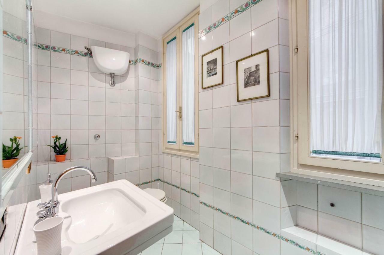 Lovely Flat By The Trevi Fountain Appartement Rome Buitenkant foto