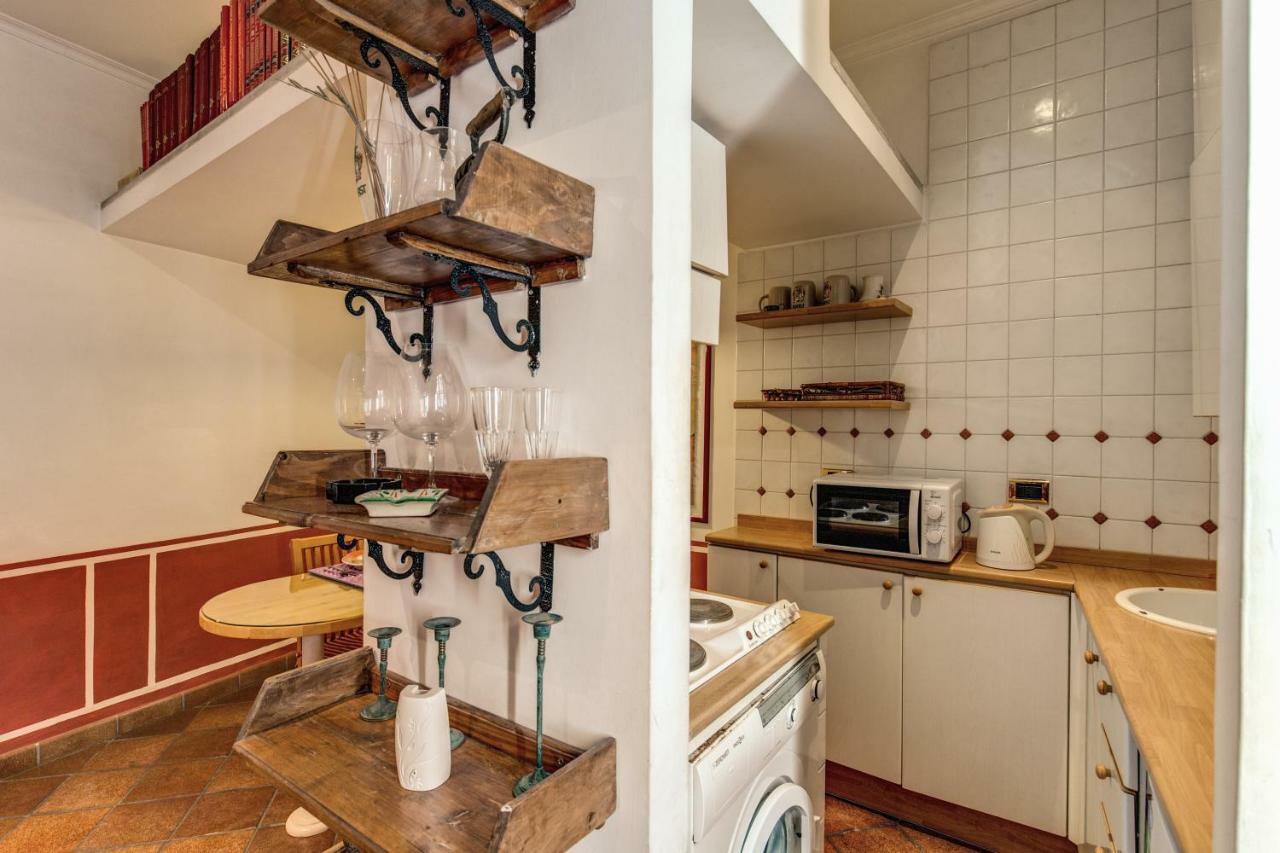 Lovely Flat By The Trevi Fountain Appartement Rome Buitenkant foto