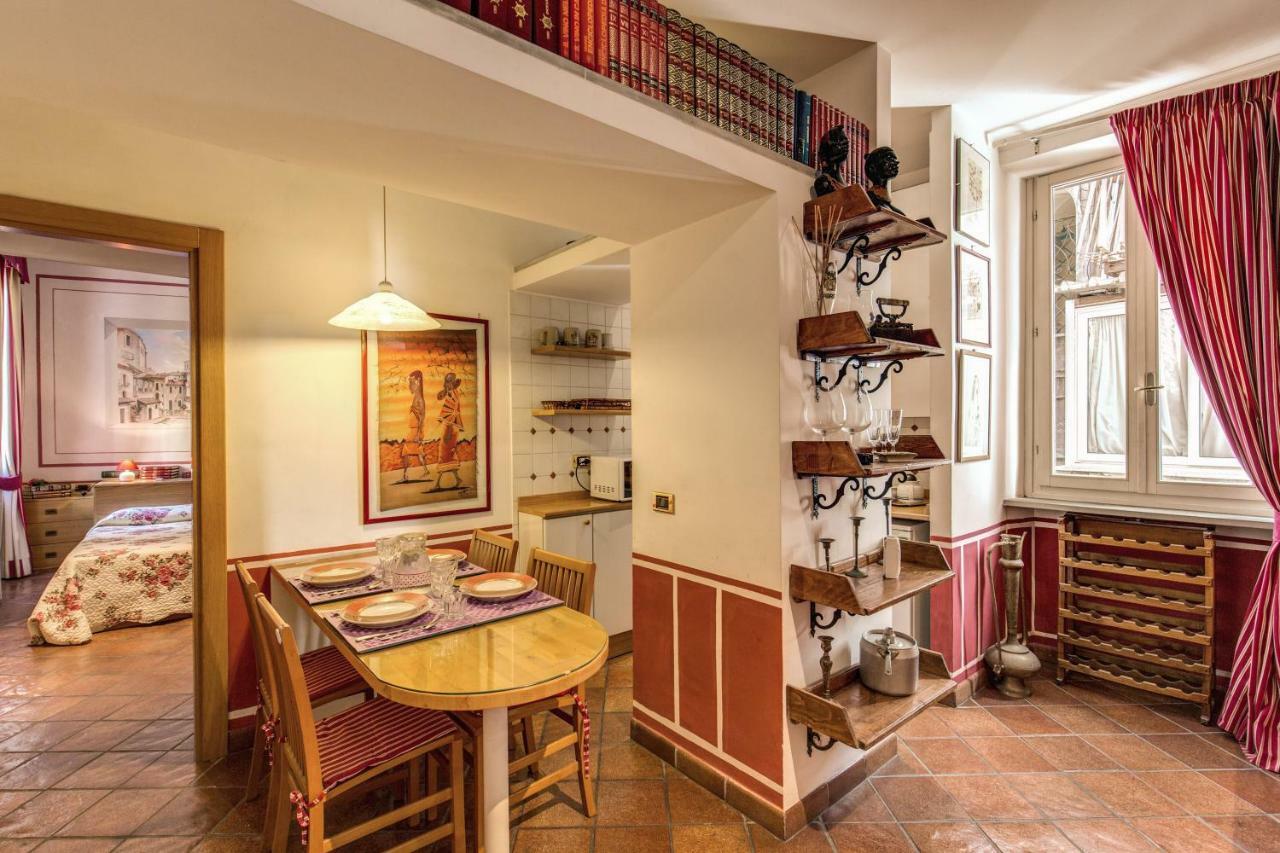 Lovely Flat By The Trevi Fountain Appartement Rome Buitenkant foto