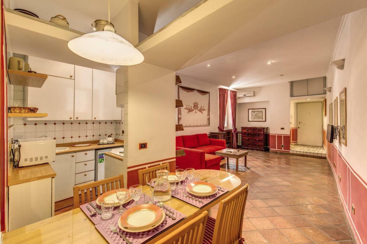 Lovely Flat By The Trevi Fountain Appartement Rome Buitenkant foto