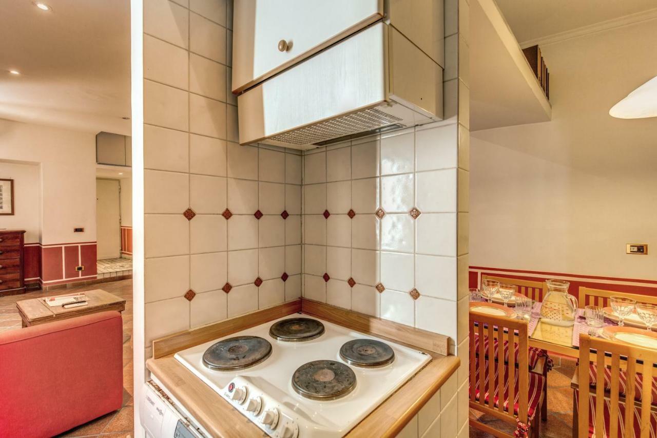 Lovely Flat By The Trevi Fountain Appartement Rome Buitenkant foto