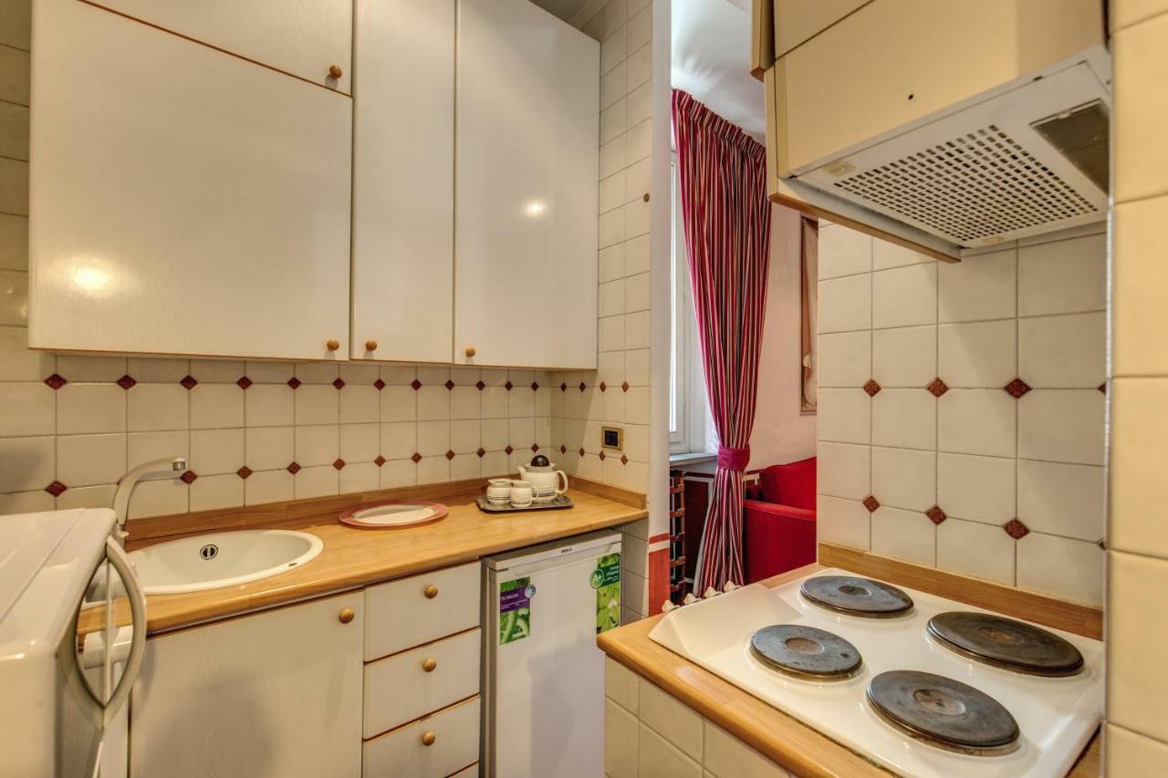 Lovely Flat By The Trevi Fountain Appartement Rome Buitenkant foto