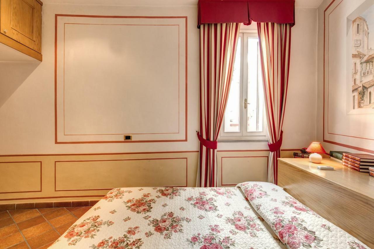 Lovely Flat By The Trevi Fountain Appartement Rome Buitenkant foto